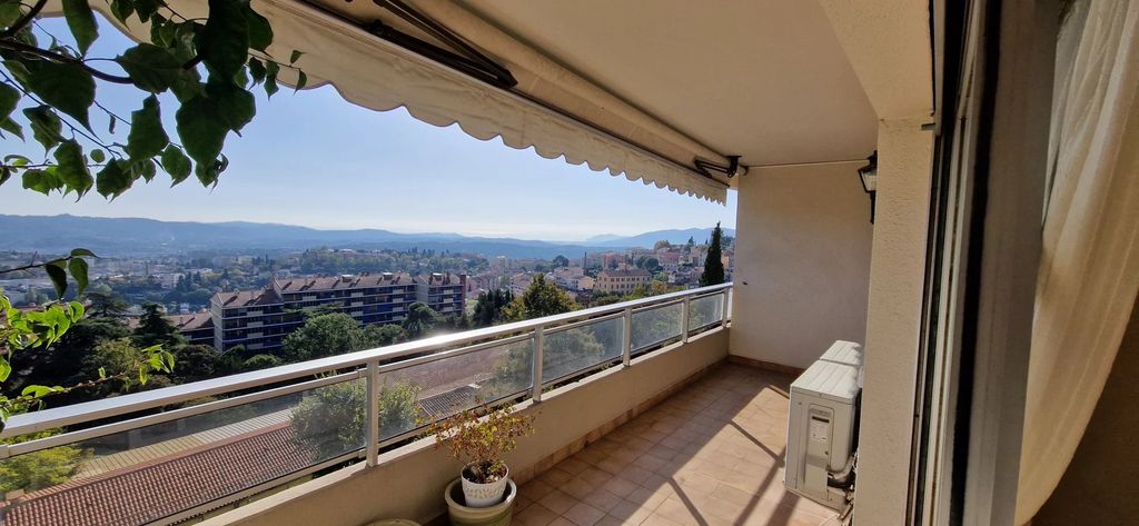 Achat appartement à vendre 4 pièces 84 m² - Grasse