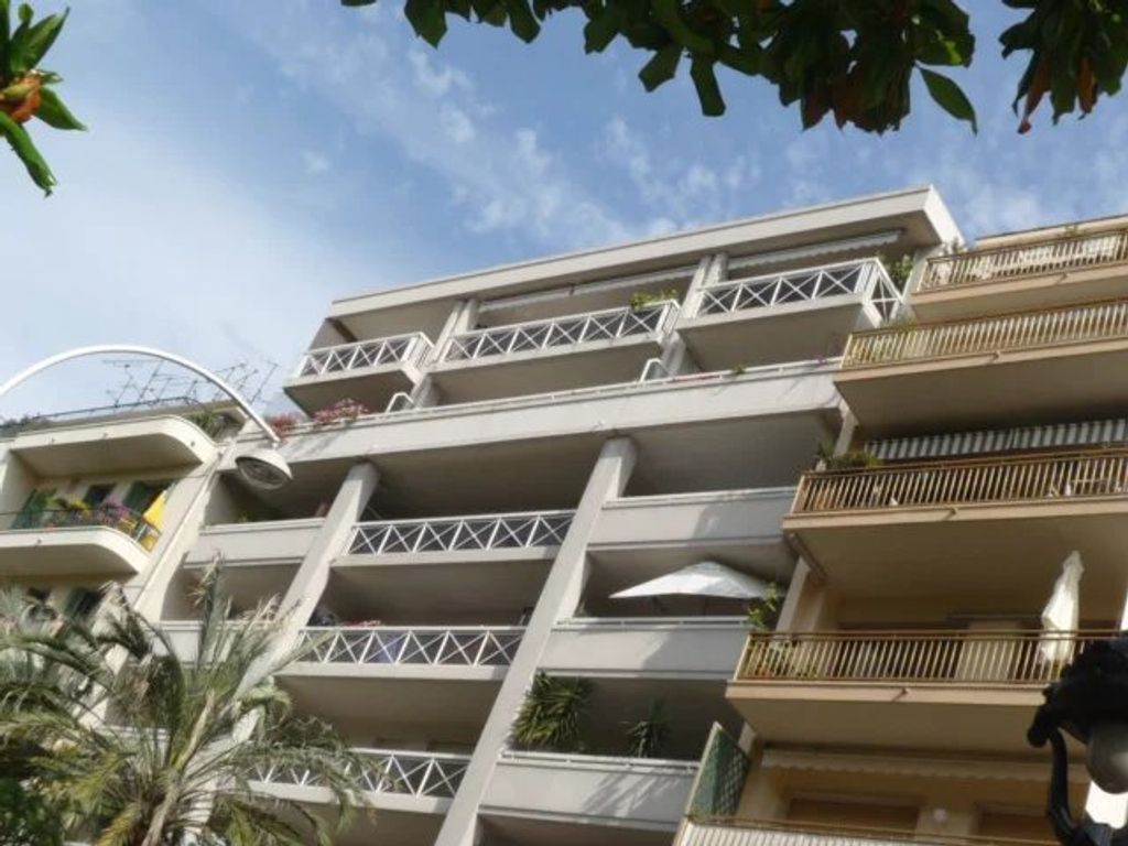 Achat appartement à vendre 3 pièces 73 m² - Nice