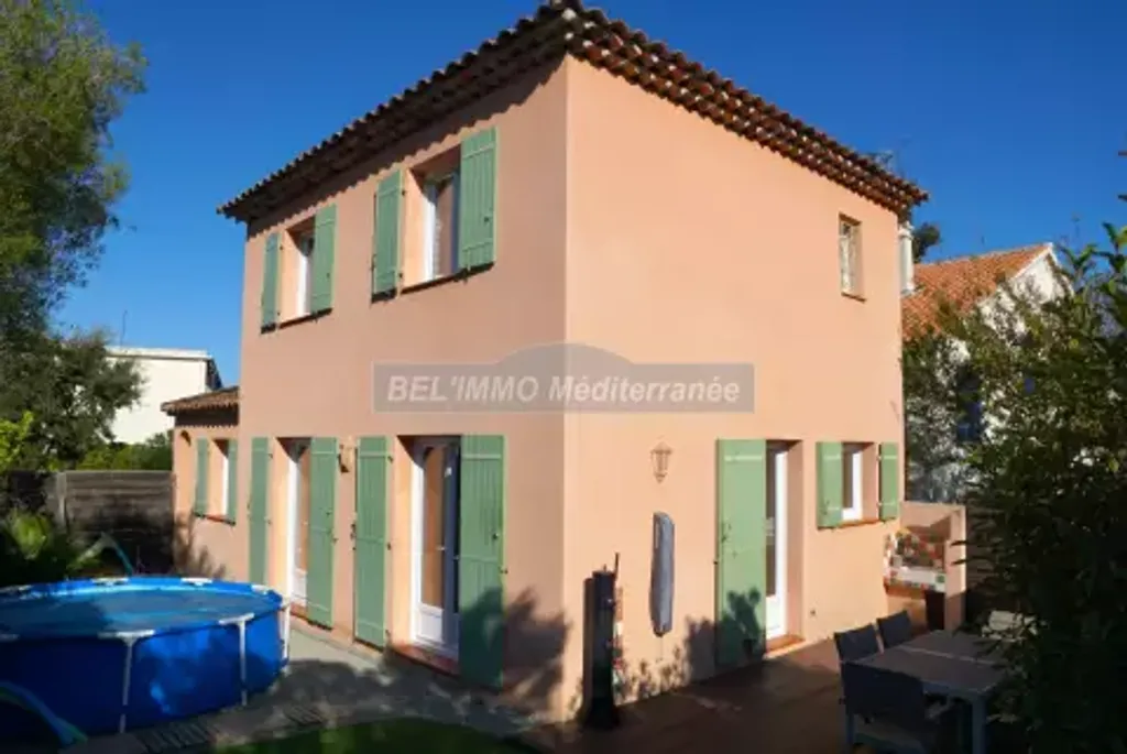 Achat maison à vendre 3 chambres 85 m² - Cavalaire-sur-Mer