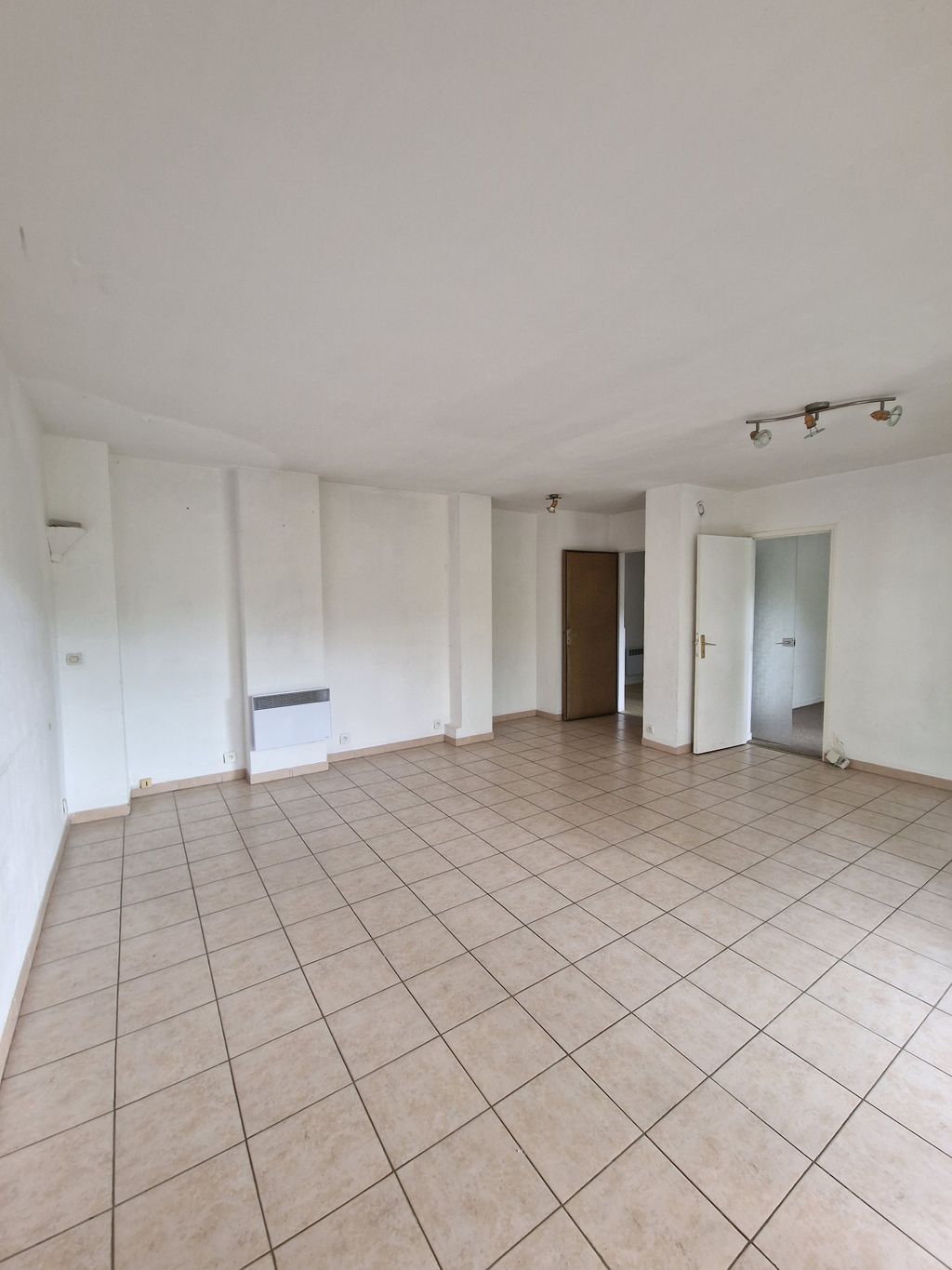 Achat appartement à vendre 3 pièces 77 m² - Vence