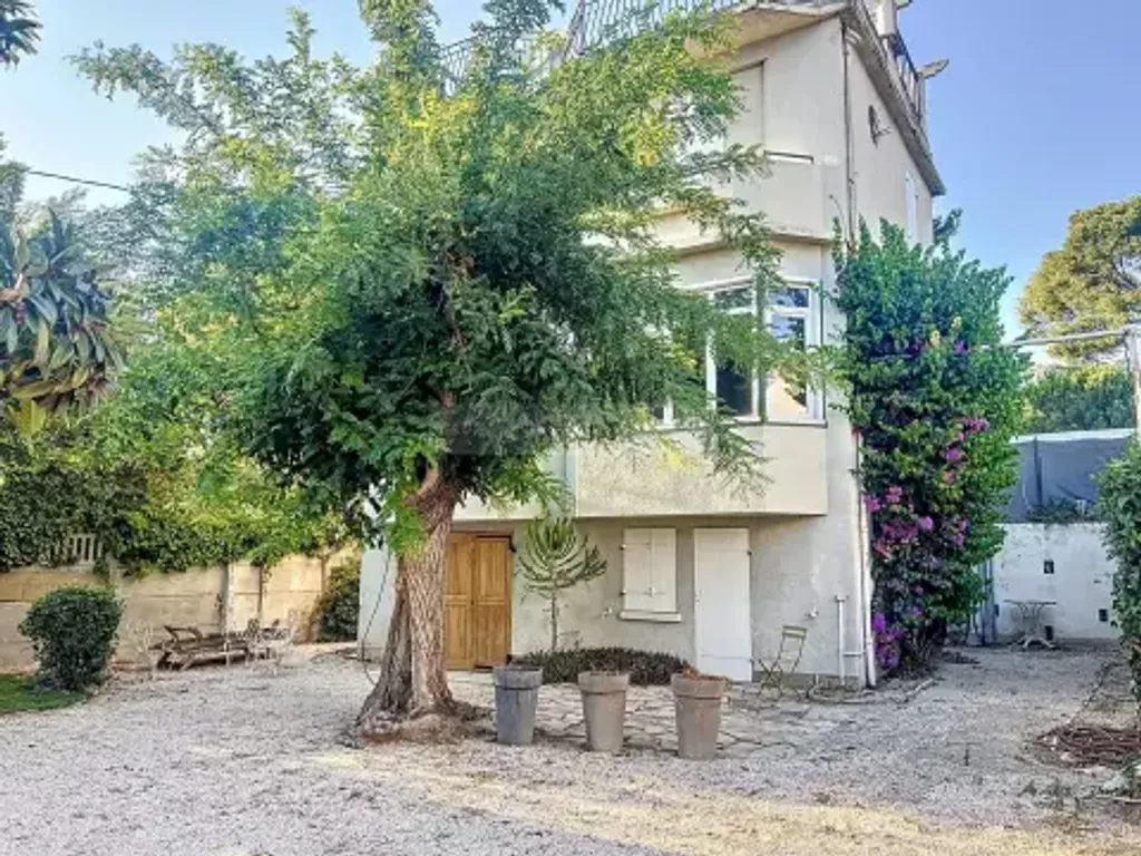 Achat maison à vendre 4 chambres 155 m² - La Ciotat