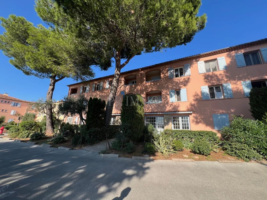 Achat appartement à vendre 4 pièces 68 m² - Fréjus