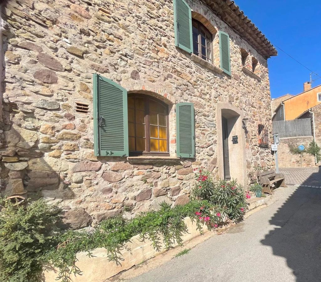 Achat maison à vendre 1 chambre 45 m² - Roquebrune-sur-Argens