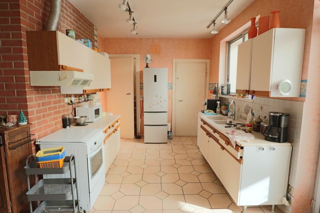 Achat maison à vendre 3 chambres 154 m² - Avesnelles