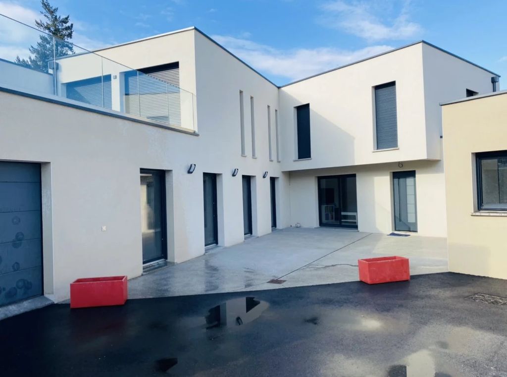 Achat maison à vendre 4 chambres 265 m² - Vénissieux