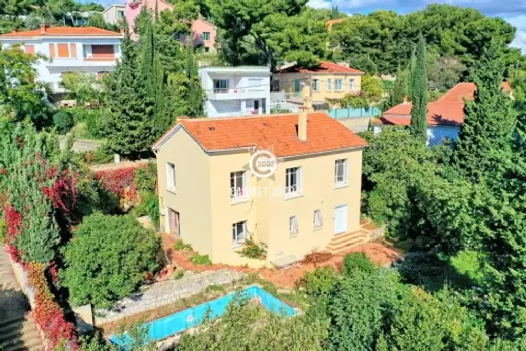 Achat maison à vendre 3 chambres 163 m² - Toulon