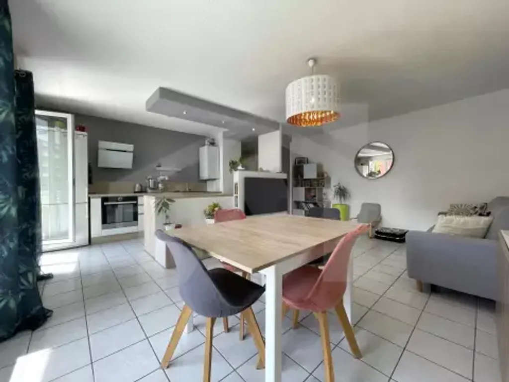 Achat appartement à vendre 3 pièces 64 m² - Grenoble