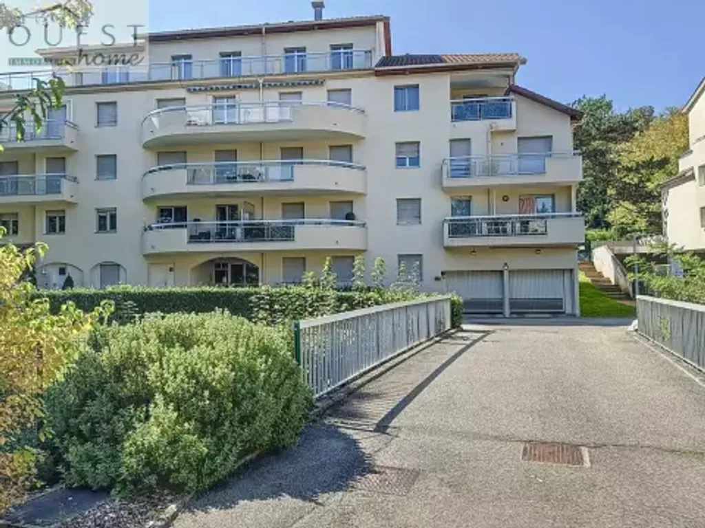 Achat appartement à vendre 5 pièces 109 m² - Charbonnières-les-Bains