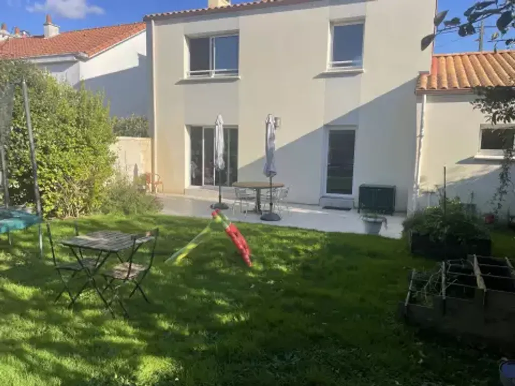 Achat maison à vendre 4 chambres 117 m² - Rezé