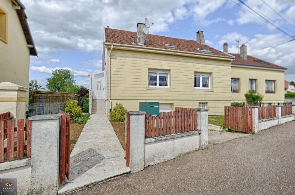 Achat maison à vendre 6 chambres 168 m² - Sainte-Marie-aux-Chênes