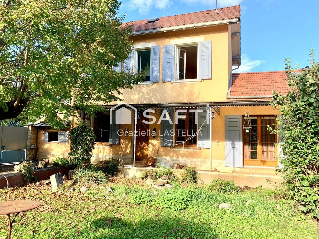 Achat maison à vendre 3 chambres 134 m² - Saint-Martin-d'Hères