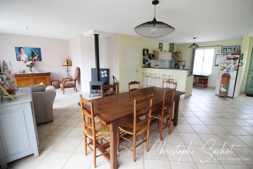 Achat maison à vendre 3 chambres 120 m² - Beauvoir-sur-Niort