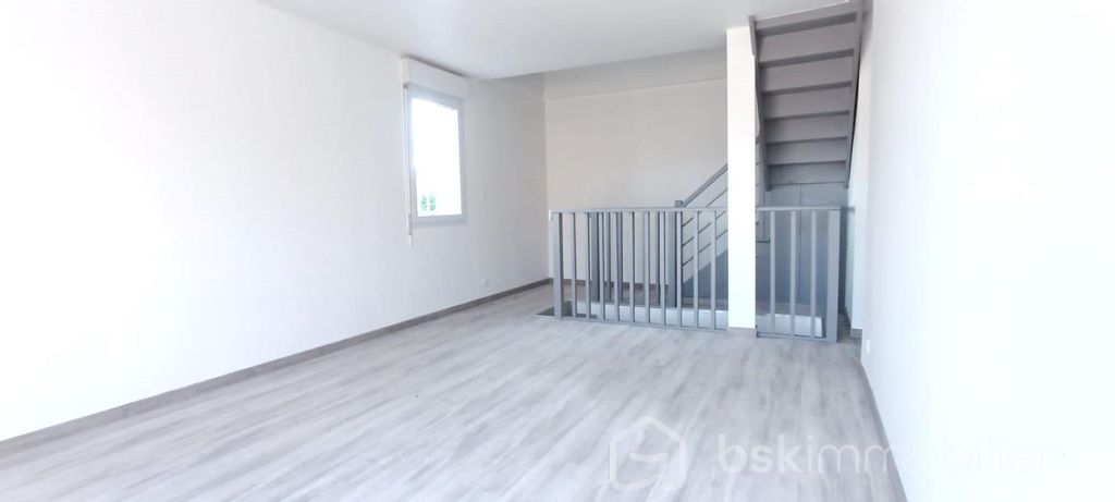 Achat triplex à vendre 5 pièces 74 m² - Dammarie