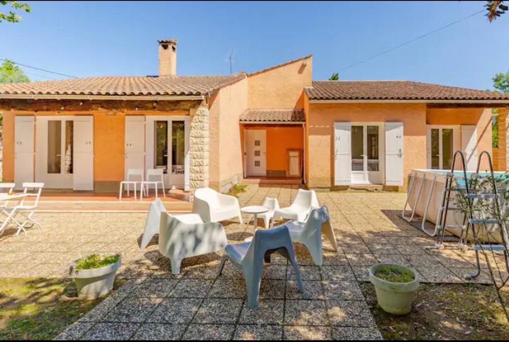 Achat maison à vendre 6 chambres 160 m² - Entraigues-sur-la-Sorgue