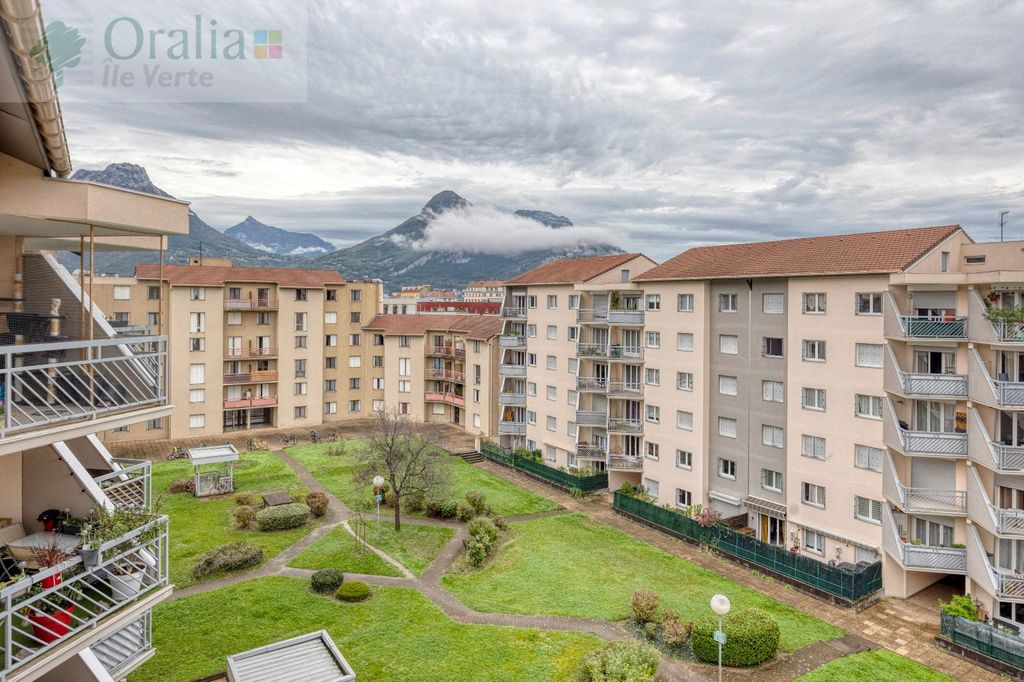 Achat appartement à vendre 3 pièces 72 m² - Grenoble