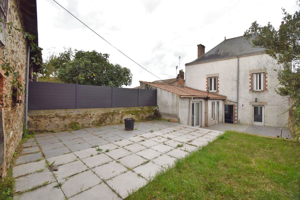 Achat maison à vendre 4 chambres 145 m² - Geneston