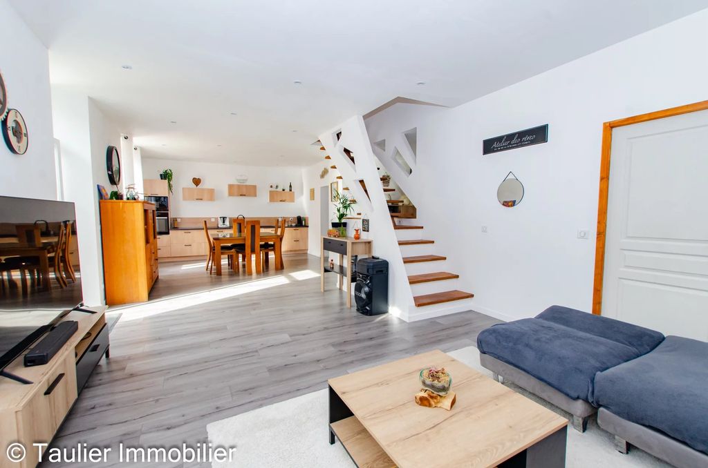 Achat maison à vendre 4 chambres 195 m² - Saint-Marcellin