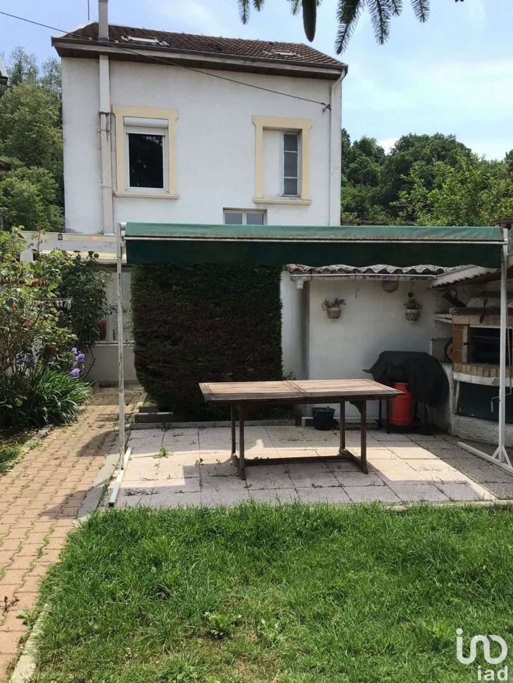 Achat maison à vendre 4 chambres 153 m² - Saint-Clair-de-la-Tour