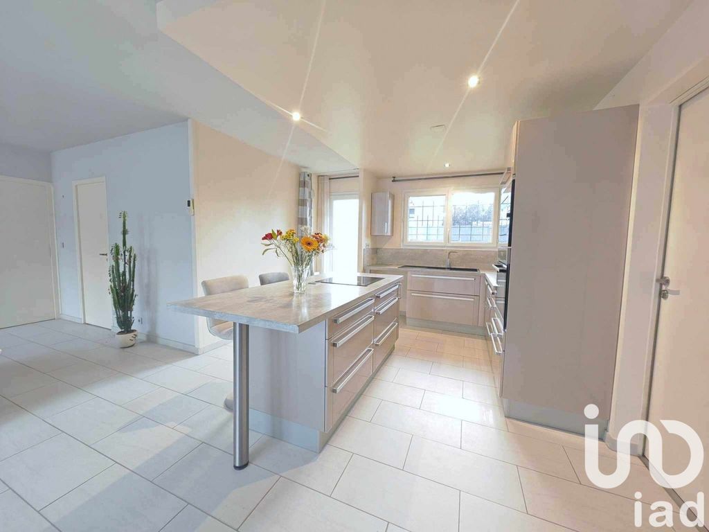 Achat maison à vendre 4 chambres 113 m² - Saint-André-de-Cubzac