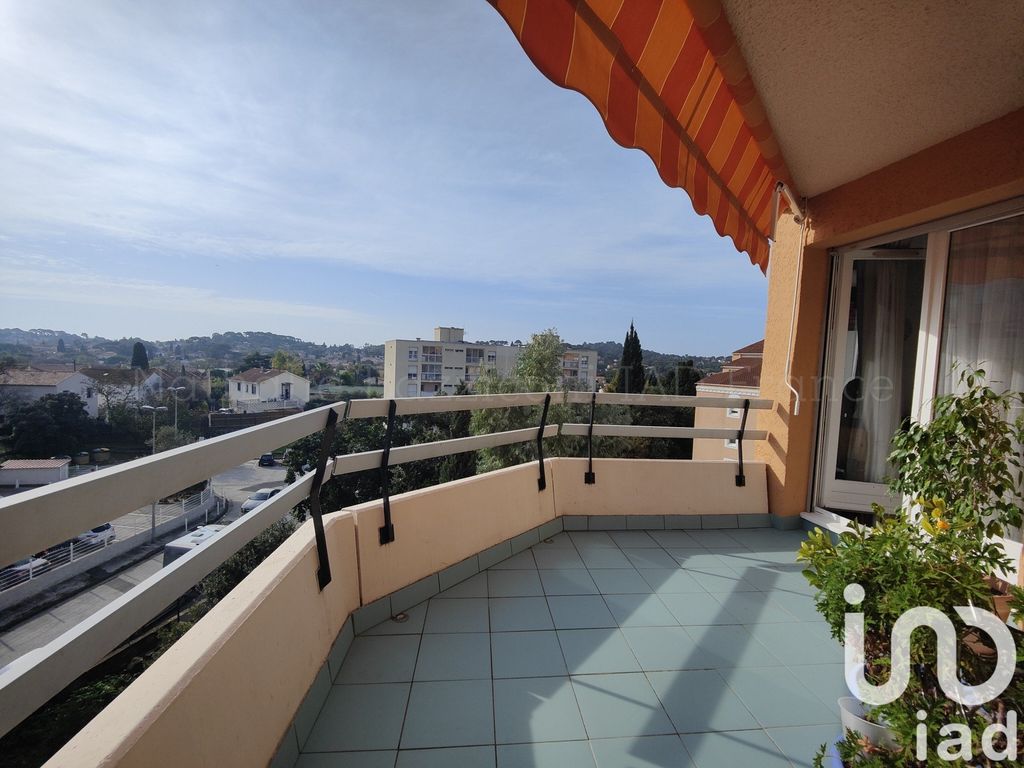 Achat appartement à vendre 3 pièces 64 m² - Toulon