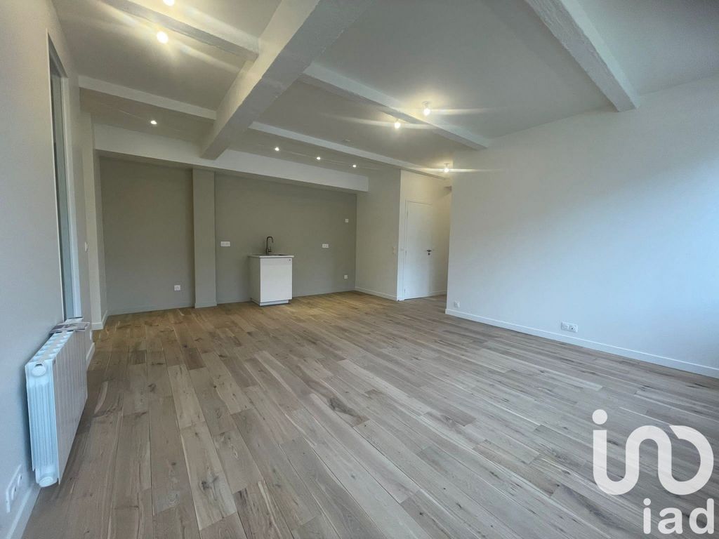 Achat appartement à vendre 4 pièces 85 m² - Courbevoie