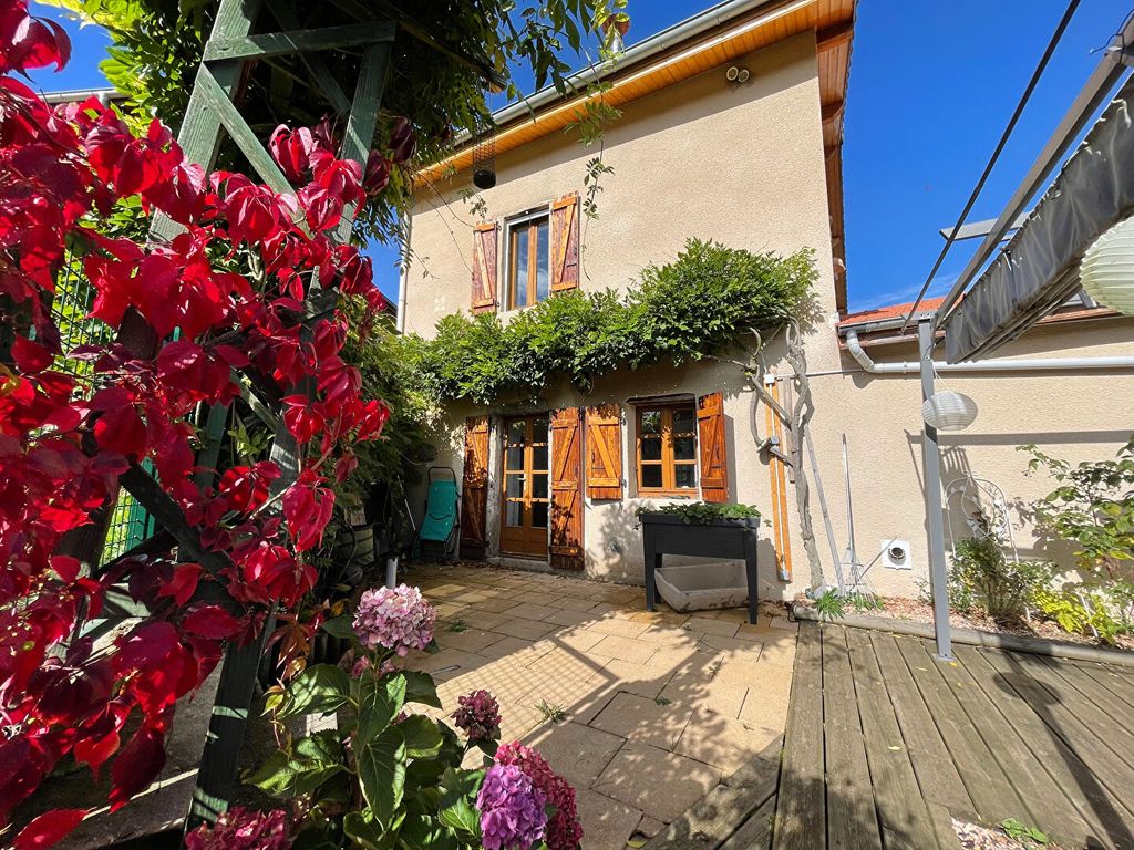 Achat maison à vendre 3 chambres 105 m² - Saint-Bonnet-des-Quarts