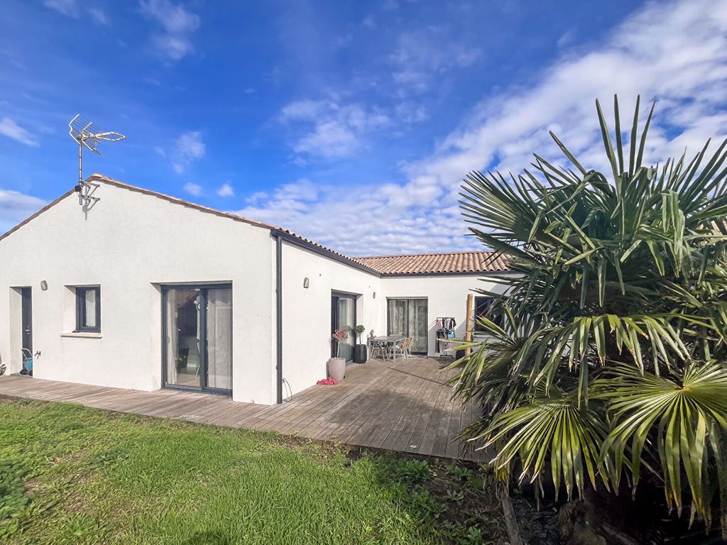 Achat maison à vendre 4 chambres 112 m² - Dompierre-sur-Mer