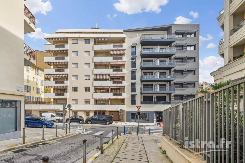 Achat appartement à vendre 2 pièces 47 m² - Nice