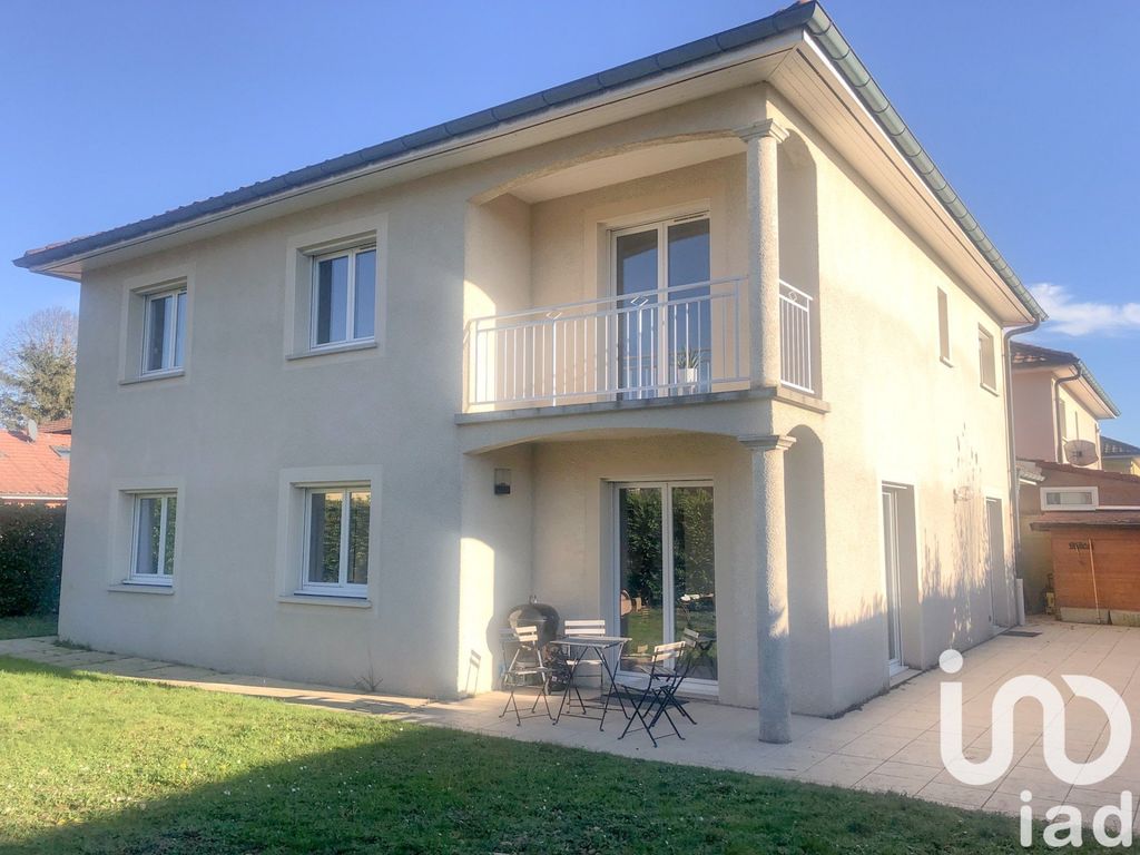 Achat maison à vendre 5 chambres 175 m² - Saint-Genis-Pouilly