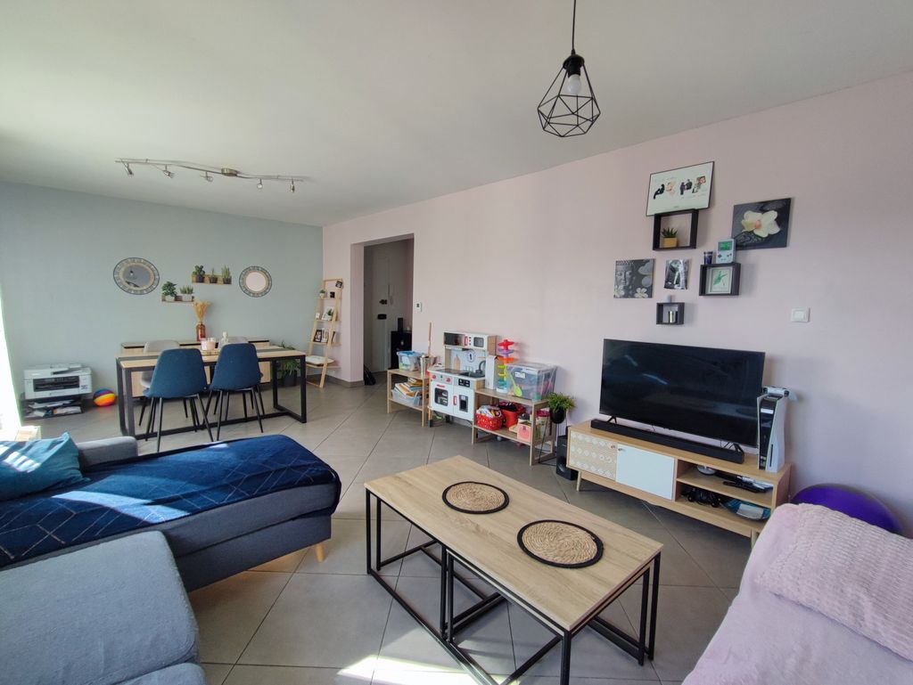 Achat appartement à vendre 5 pièces 94 m² - Feyzin