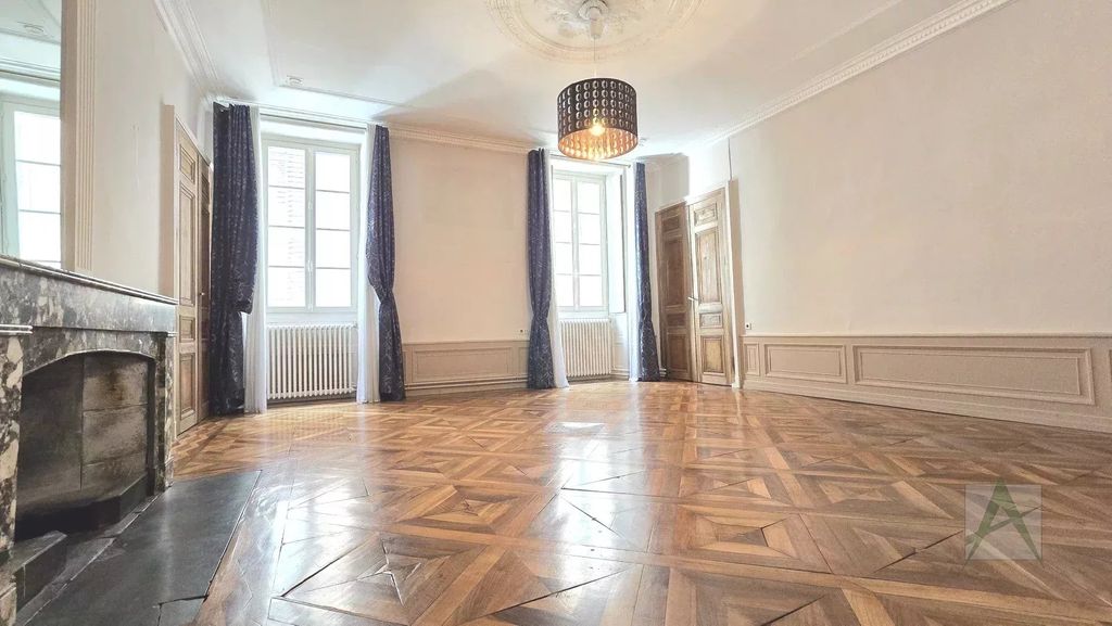 Achat appartement à vendre 7 pièces 248 m² - Chambéry