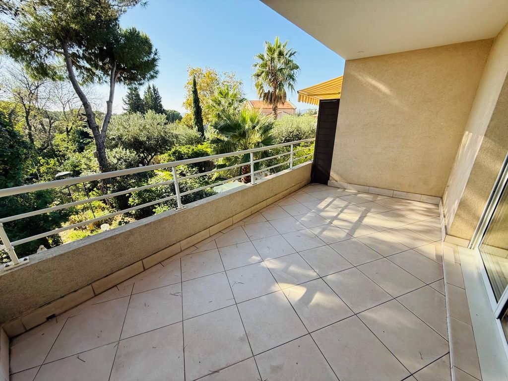 Achat appartement à vendre 3 pièces 69 m² - Fréjus