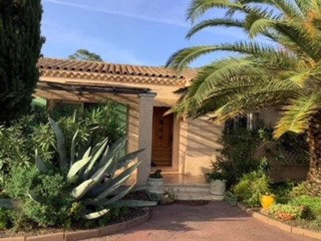 Achat maison à vendre 3 chambres 95 m² - Fréjus