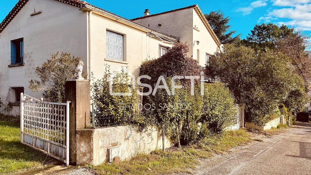 Achat maison à vendre 5 chambres 117 m² - Saint-Florent-sur-Auzonnet