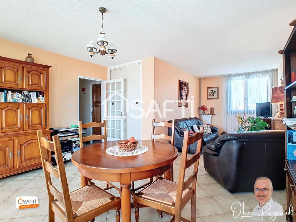 Achat appartement à vendre 3 pièces 77 m² - Lyon 8ème arrondissement