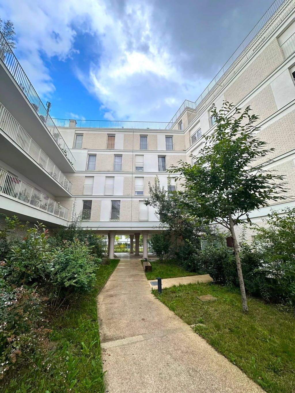 Achat appartement à vendre 4 pièces 89 m² - Pantin