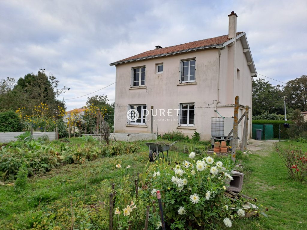 Achat maison à vendre 4 chambres 76 m² - Chavagnes-en-Paillers