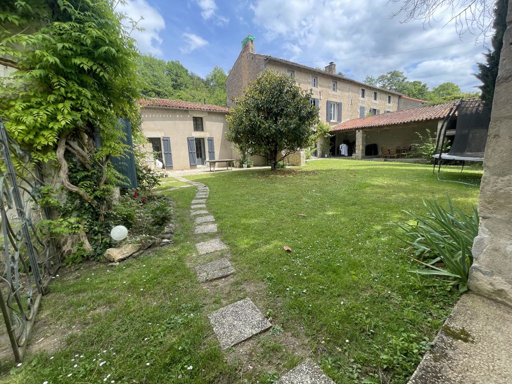 Achat maison à vendre 4 chambres 275 m² - Montamisé