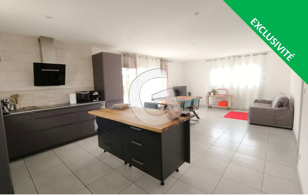 Achat maison à vendre 3 chambres 81 m² - Saint-Avaugourd-des-Landes