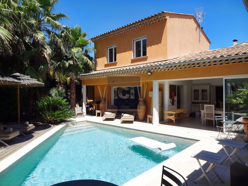 Achat maison à vendre 3 chambres 181 m² - Sainte-Maxime