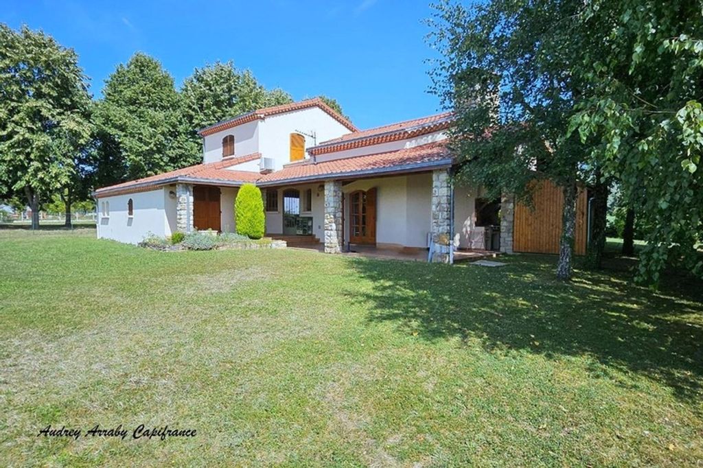 Achat maison à vendre 3 chambres 175 m² - Lezoux