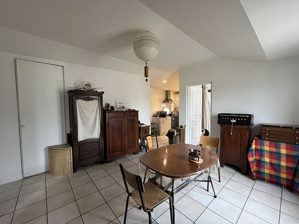 Achat appartement à vendre 3 pièces 50 m² - Salles-sur-Mer