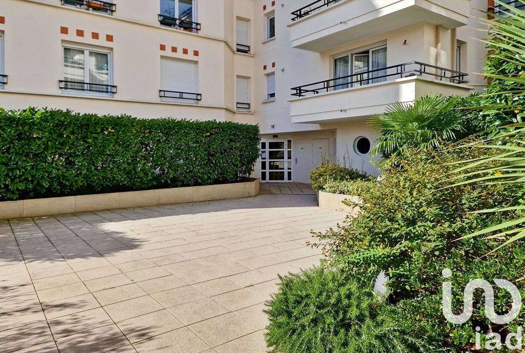 Achat appartement à vendre 3 pièces 63 m² - Suresnes