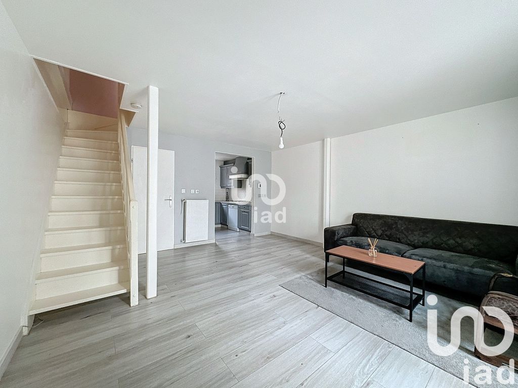 Achat appartement à vendre 4 pièces 80 m² - Saint-Pierre-du-Perray