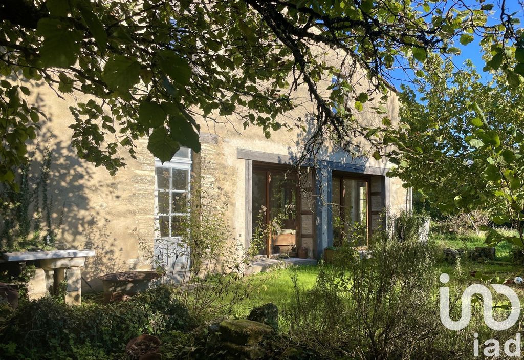 Achat maison à vendre 5 chambres 230 m² - Saint-Pierre-de-Côle