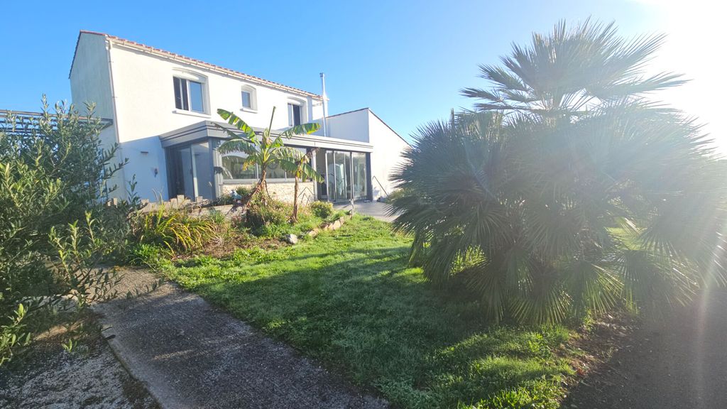 Achat maison à vendre 4 chambres 163 m² - Les Sables-d'Olonne