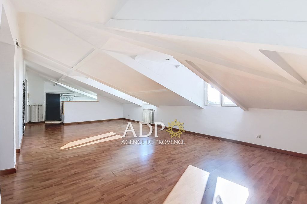 Achat appartement à vendre 5 pièces 109 m² - Grasse