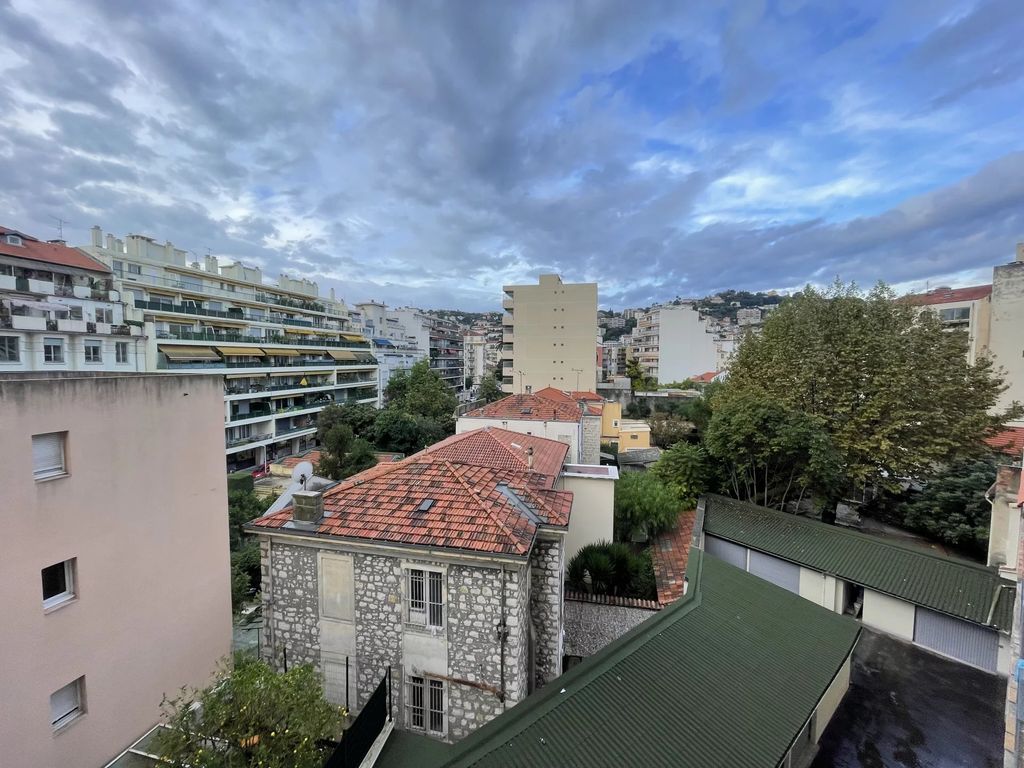 Achat appartement à vendre 2 pièces 56 m² - Nice