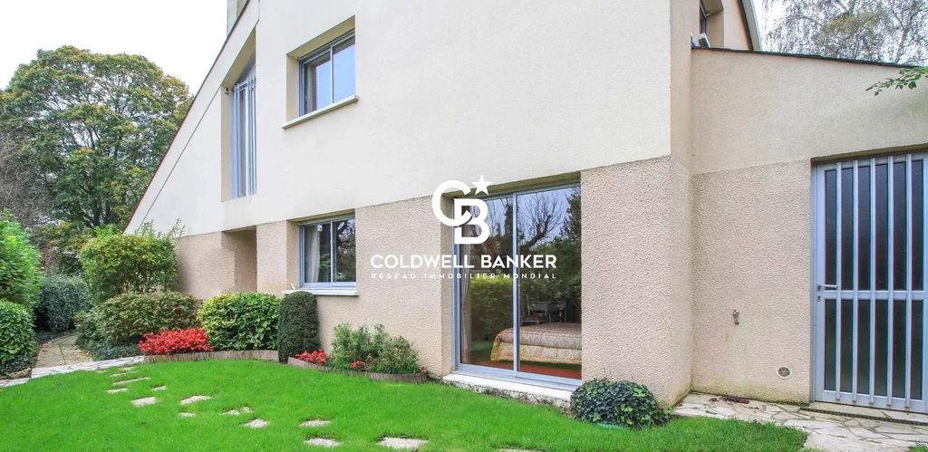 Achat maison à vendre 5 chambres 178 m² - Le Mesnil-le-Roi