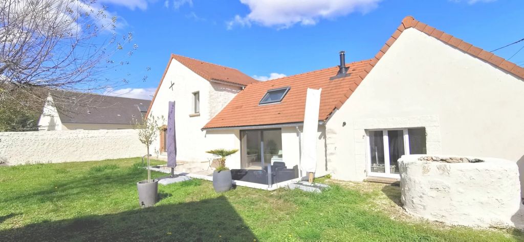 Achat maison à vendre 7 chambres 199 m² - Saint-Denis-sur-Loire